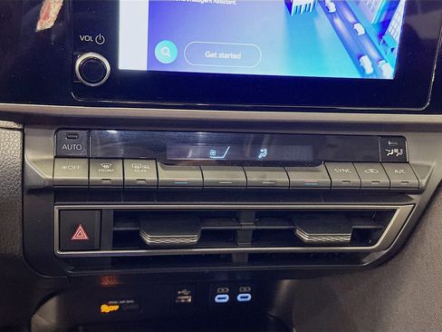 Used 2025 Toyota Camry LE image 24