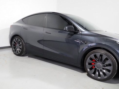 Used 2024 Tesla Model Y Performance image 48