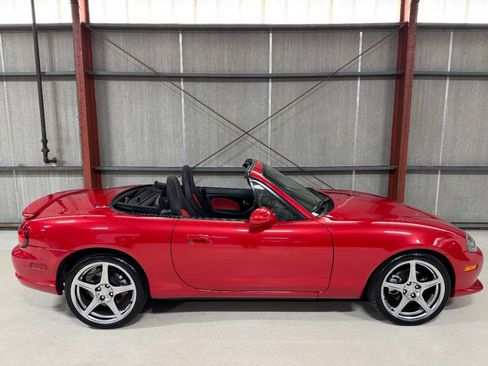 Used 2004 MAZDA MX-5 Miata MAZDASPEED image 13