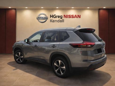 Used 2024 Nissan Rogue SV w/ SV Premium Package FWD image 4