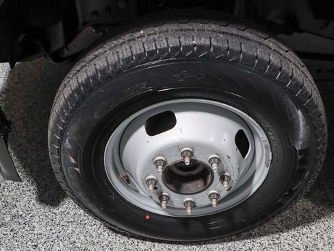 Used 2023 Ford F350 XLT AWD/4WD image 11