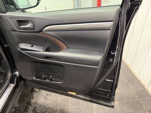 Used 2018 Toyota Highlander Limited Platinum w/ Protection Package #3 image 21