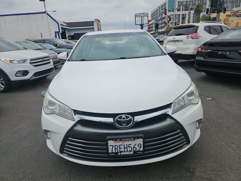 Used 2016 Toyota Camry LE FWD image 2