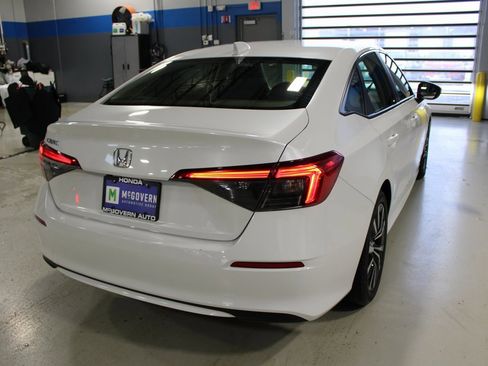 Used 2022 Honda Civic EX image 41