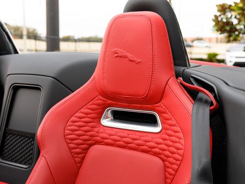 Used 2024 Jaguar F-TYPE R-Dynamic image 31