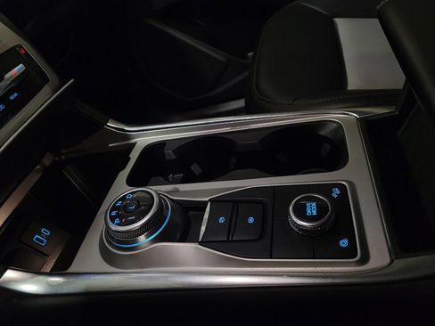 Used 2022 Ford Explorer XLT w/ Equipment Group 202A image 26