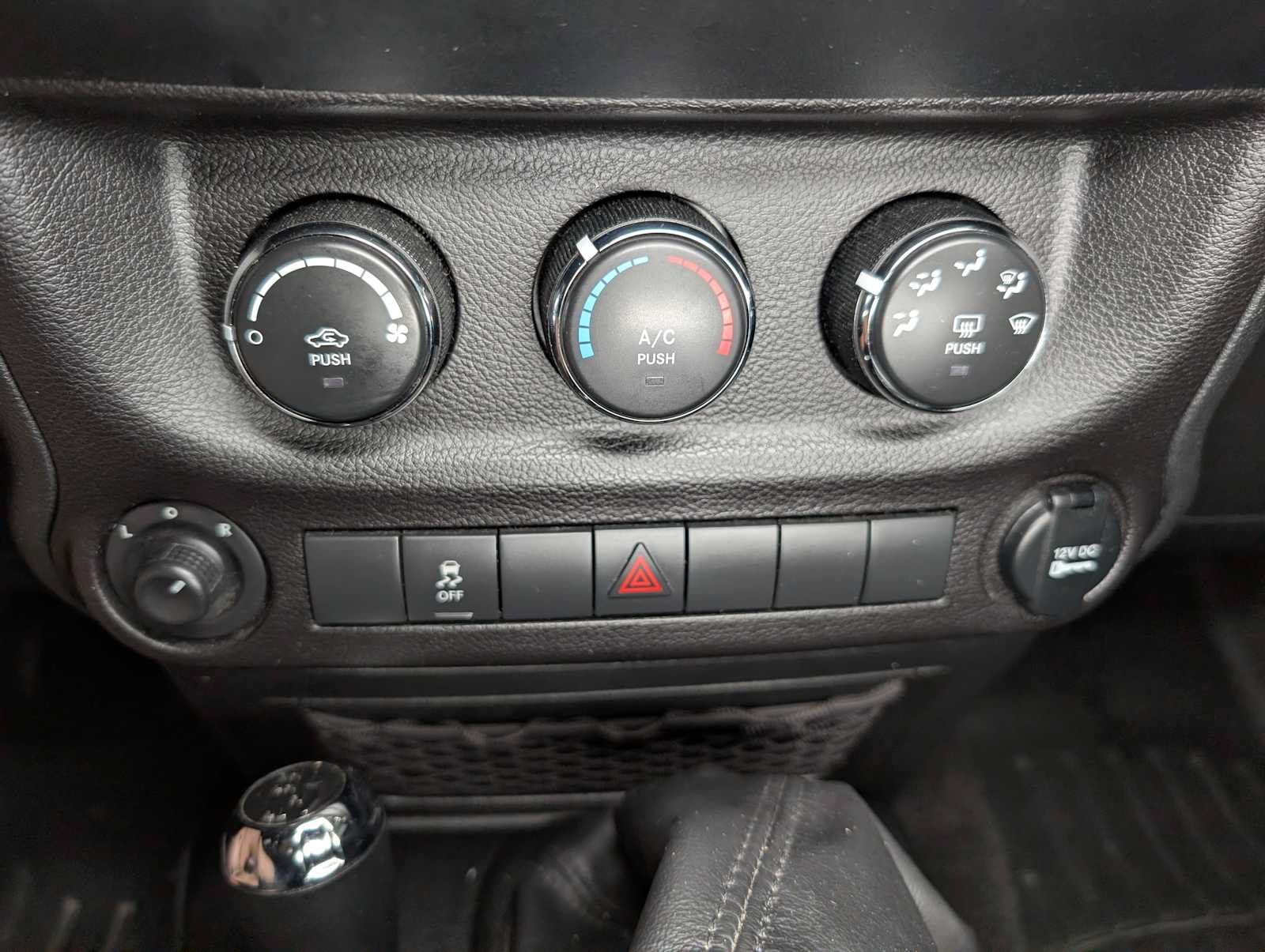 Used 2017 Jeep Wrangler Sport w/ Quick Order Package 23S AWD/4WD image 27