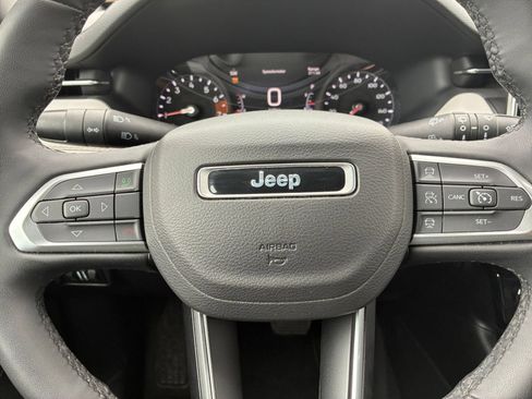 Used 2025 Jeep Compass Limited AWD/4WD image 23