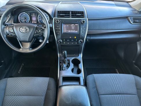 Used 2016 Toyota Camry LE FWD image 3