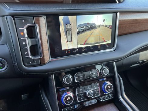 Used 2024 GMC Yukon XL Denali Ultimate image 13