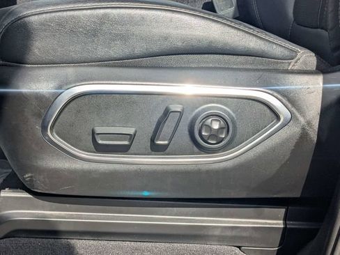 Used 2024 Jeep Wagoneer Series II w/ Flexible Seating Group RWD image 18