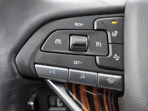 Certified 2024 Cadillac Escalade Premium Luxury w/ Performance Package image 28