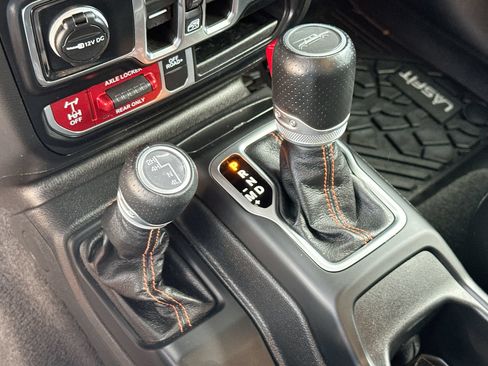 Used 2022 Jeep Gladiator Mojave w/ LED Lighting Group AWD/4WD image 20