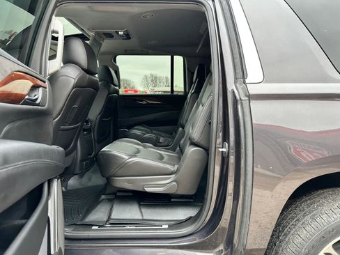 Used 2016 Cadillac Escalade ESV Premium AWD/4WD image 17