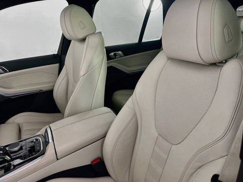 Used 2021 BMW X5 xDrive40i w/ M Sport Package AWD/4WD image 31