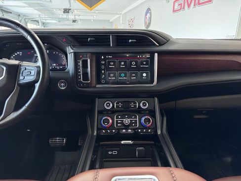 Certified 2023 GMC Yukon Denali Ultimate image 21