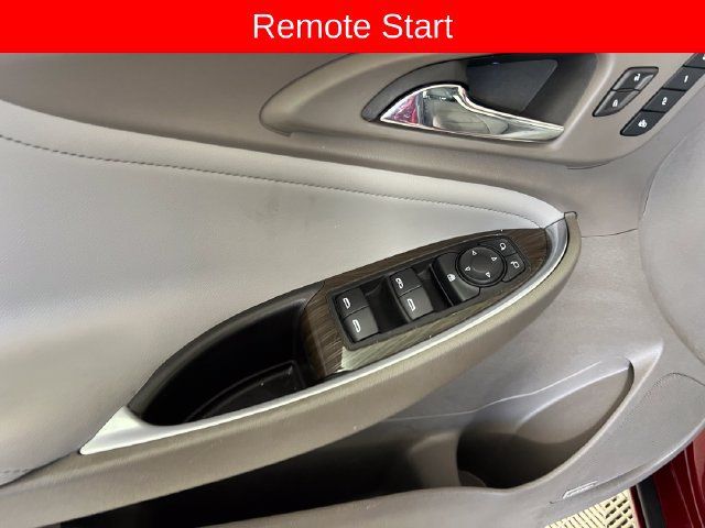 Used 2018 Chevrolet Malibu Premier w/ Premier Sun and Wheel Package FWD image 13