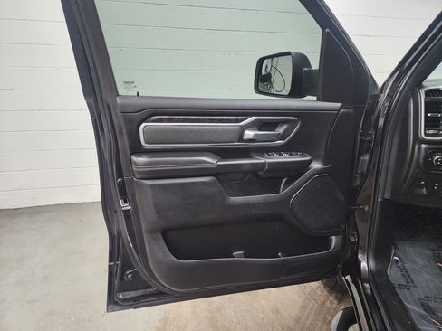 Used 2019 RAM 1500 Big Horn AWD/4WD image 9