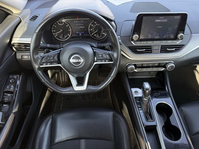 Used 2024 Nissan Altima 2.5 SR FWD image 12