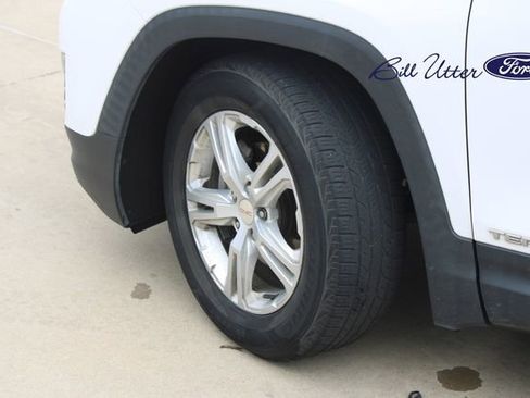 Used 2020 GMC Terrain SLE w/ Driver Convenience Package FWD image 9
