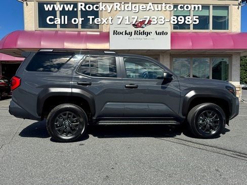 Used 2025 Toyota 4Runner SR5 AWD/4WD image 8