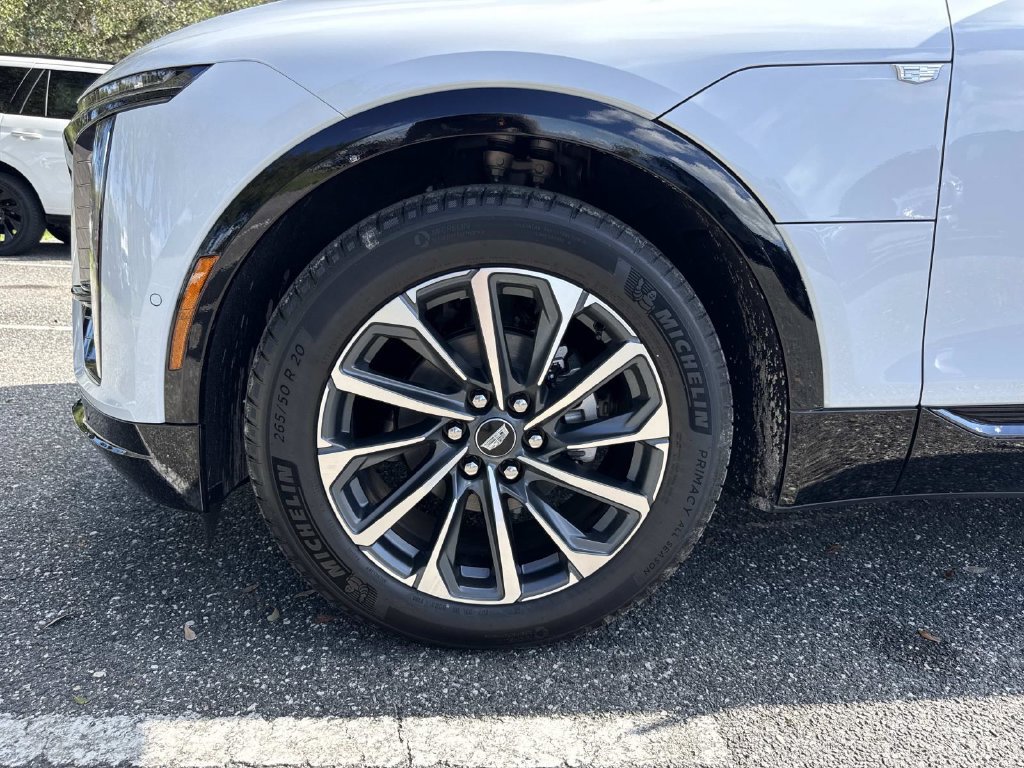 New 2027 Cadillac Lyriq Sport w/ LPO, Floor Liner Package AWD/4WD image 10