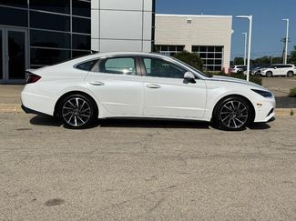 Used 2022 Hyundai Sonata Limited FWD video 2