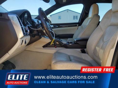 Used 2017 Porsche Cayenne Platinum Edition image 14