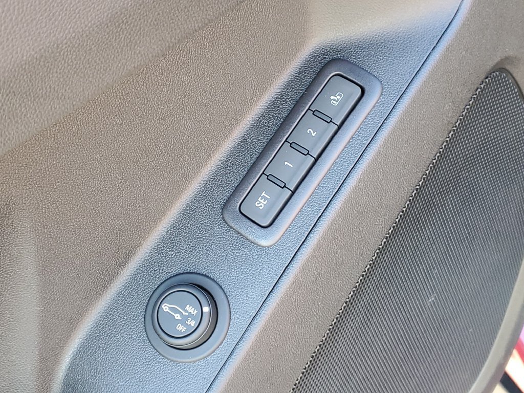 Used 2018 Chevrolet Equinox Premier FWD image 23