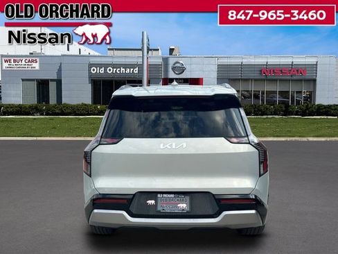 Used 2024 Kia EV9 Land AWD/4WD image 7