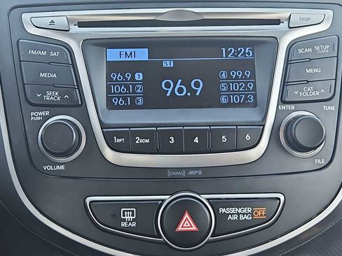 Used 2015 Hyundai Accent GLS image 12