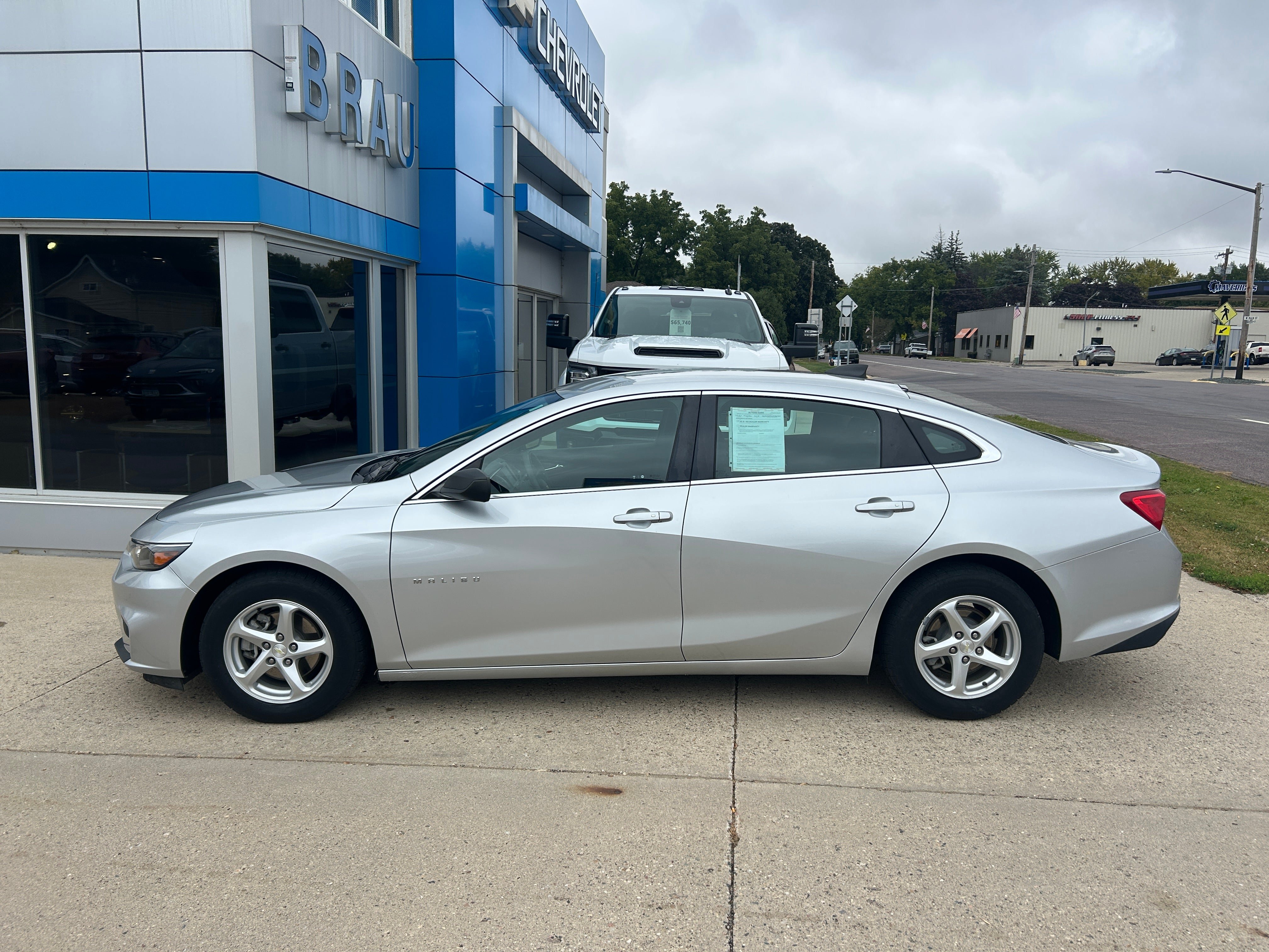 Used 2018 Chevrolet Malibu LS FWD image 1