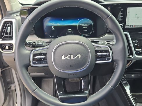 Certified 2023 Kia Sorento SX image 31