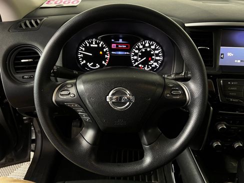Used 2019 Nissan Pathfinder S image 9