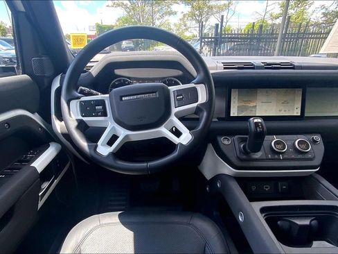 Used 2023 Land Rover Defender 110 SE AWD/4WD image 5