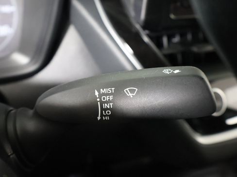 Used 2023 Toyota Corolla LE image 33