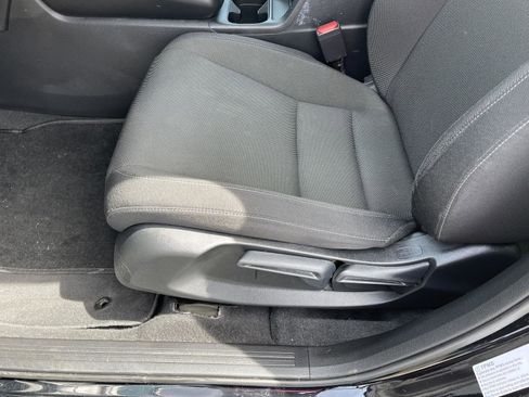 Used 2023 Honda CR-V LX image 3
