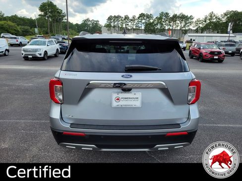 Certified 2024 Ford Explorer XLT w/ Equipment Group 202A RWD image 5