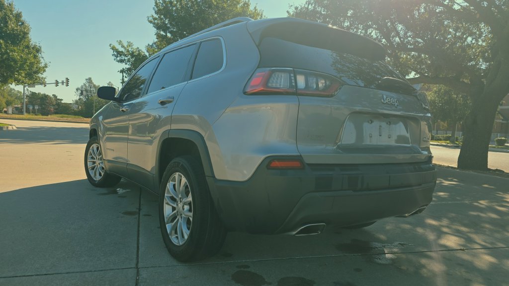 Used 2019 Jeep Cherokee Latitude w/ Popular Appearance Group FWD image 12