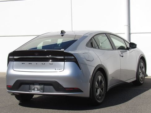 Used 2026 Toyota Prius Plug-In Hybrid FWD image 6