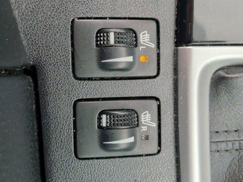 Used 2018 Toyota Highlander SE image 29