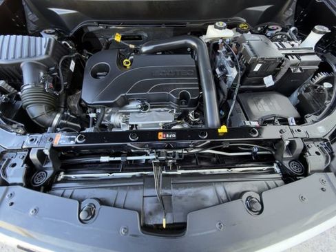 Used 2024 Chevrolet Equinox LT FWD image 29