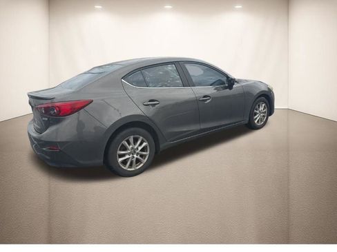 Used 2016 MAZDA MAZDA3 i Touring image 4