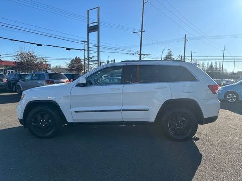 Used 2011 Jeep Grand Cherokee Laredo AWD/4WD image 11