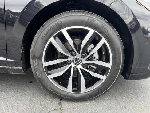 Used 2025 Volkswagen Jetta SE image 9