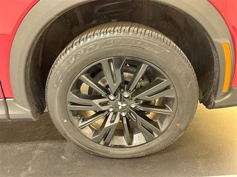 Used 2023 Mitsubishi Eclipse Cross LE image 8