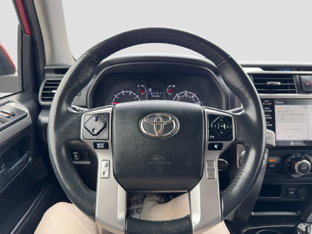 Used 2020 Toyota 4Runner SR5 AWD/4WD image 17