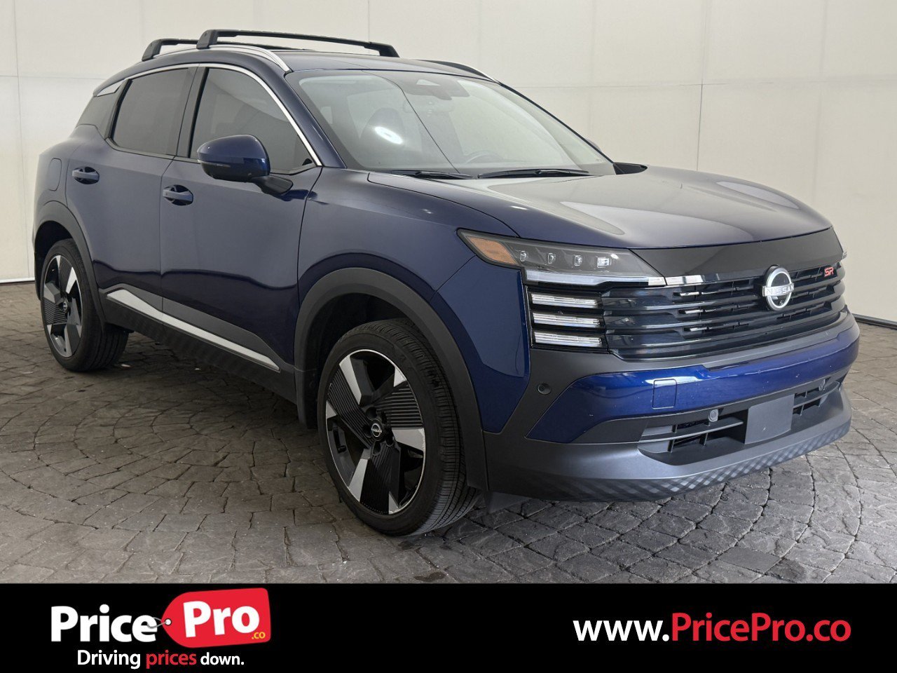 Used 2025 Nissan Kicks SR FWD image 1