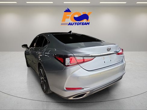 Used 2023 Lexus ES 350 w/ Premium Package FWD image 3