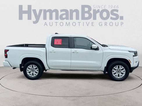 Certified 2024 Nissan Frontier SV w/ SV Convenience Package AWD/4WD image 2